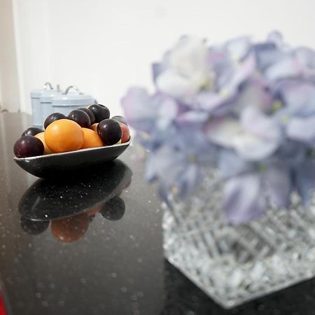 Luxury London Garden Home Sleep 7, 2 Mins To Metro エクステリア 写真
