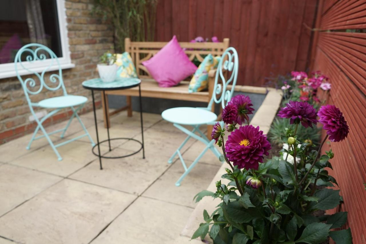 Luxury London Garden Home Sleep 7, 2 Mins To Metro エクステリア 写真