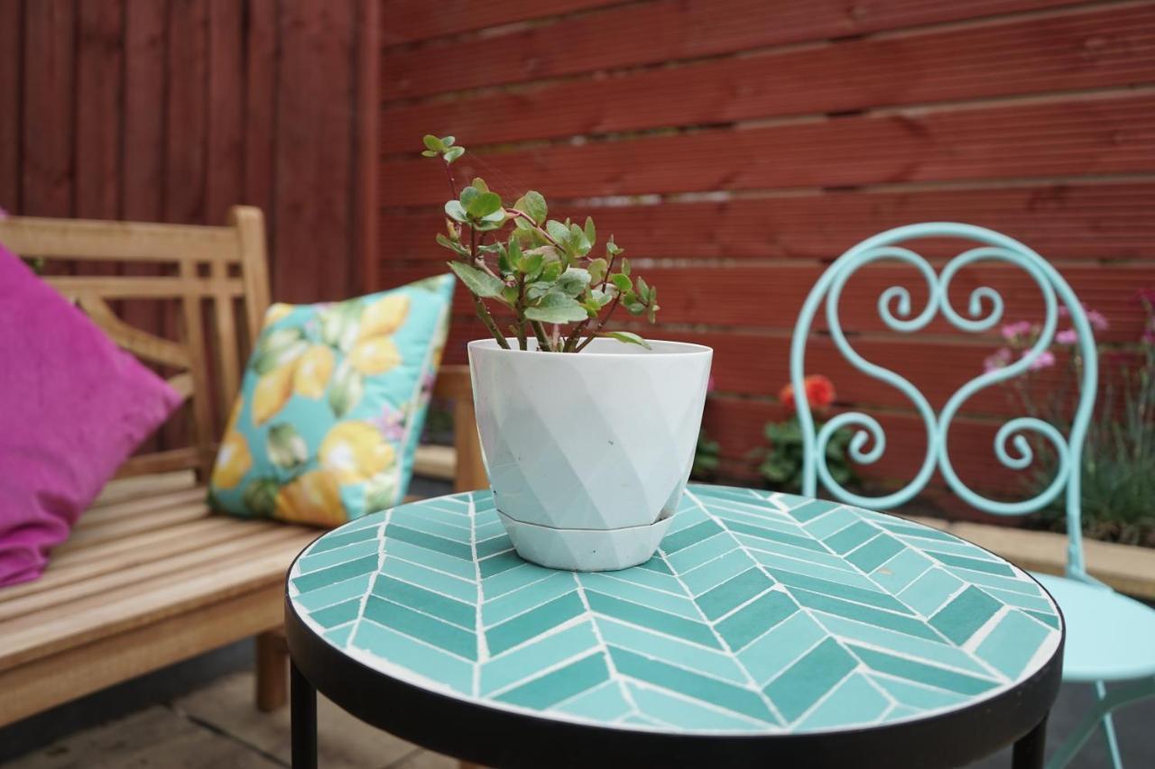 Luxury London Garden Home Sleep 7, 2 Mins To Metro エクステリア 写真
